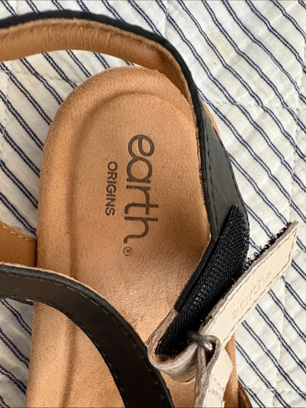 Earth Origins Women's Multi-Striped Neutral Leather Sandals size 7.5